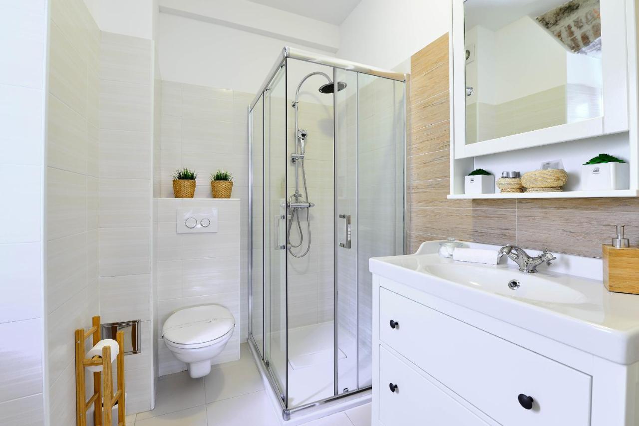 Apartament Toma *